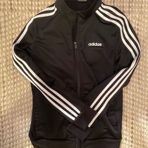Adidas Essentials Tricot track jacket 🏃🏽‍♀️
